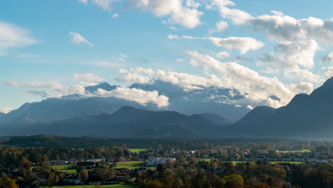 Salzburger-Herbstberge-Und-Wolken